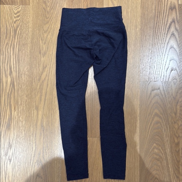 Aritzia leggings ✨ - Picture 6 of 7